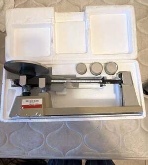 Triple Beam Balance Mechanical Lab Scale MB-2610 2610g Capacity with Weights
